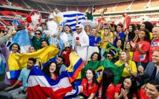 Các đội tuyển phải trải qua vòng loại kéo dài nhiều năm để giành vé tham dự World Cup